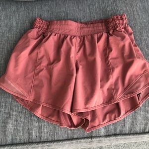 Lululemon Hotty Hot Short 4” size 6